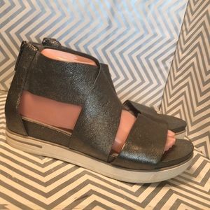 Eileen Fisher Metallic Gray Strap Shoes size 8.5